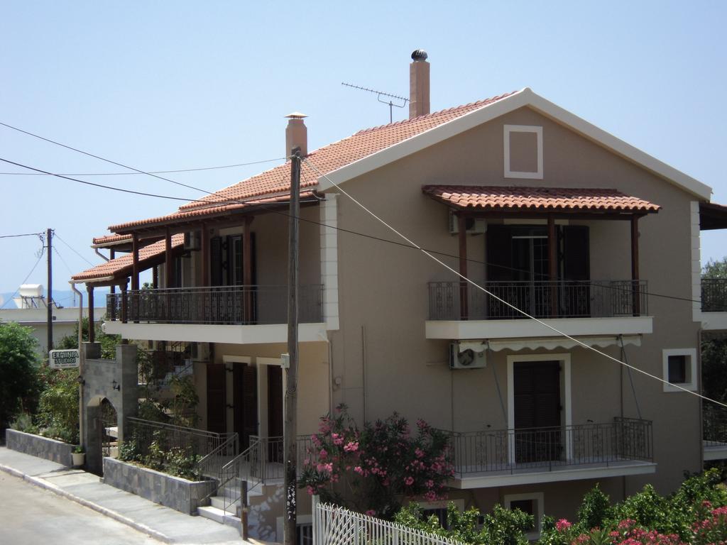 Erminia Studios Mousata Екстериор снимка